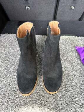 UGG Women's Black Suede Kasen Lace-Up Back Heel Ankle Booties